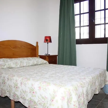 Puerto Del Carmen Sleeps 4 Pool Wifi Villa Puerto del Carmen (Lanzarote)