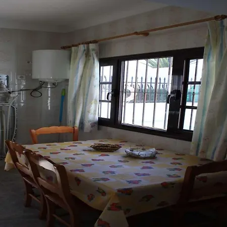 Puerto Del Carmen Sleeps 4 Pool Wifi Villa *