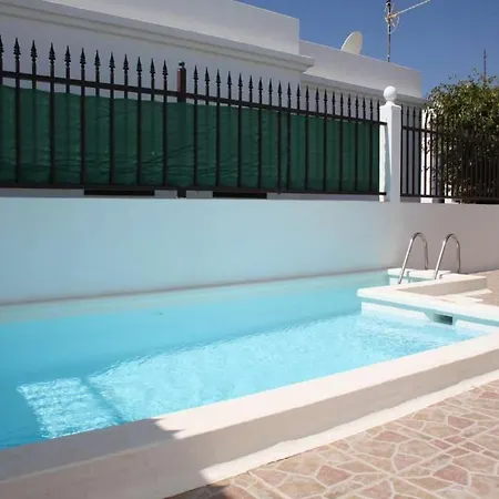 Villa Puerto Del Carmen Sleeps 4 Pool Wifi