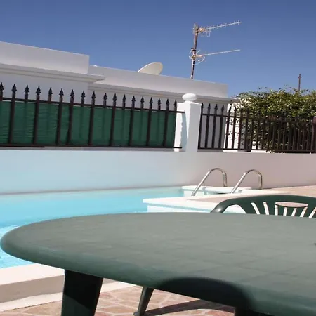 Puerto Del Carmen Sleeps 4 Pool Wifi