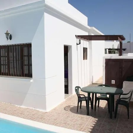 Puerto Del Carmen Sleeps 4 Pool Wifi Villa *