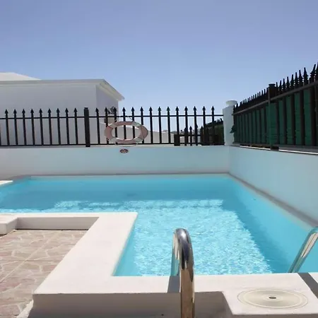 Puerto Del Carmen Sleeps 4 Pool Wifi Villa
