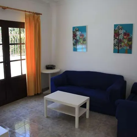 Puerto Del Carmen Sleeps 4 Pool Wifi Villa Puerto del Carmen (Lanzarote)